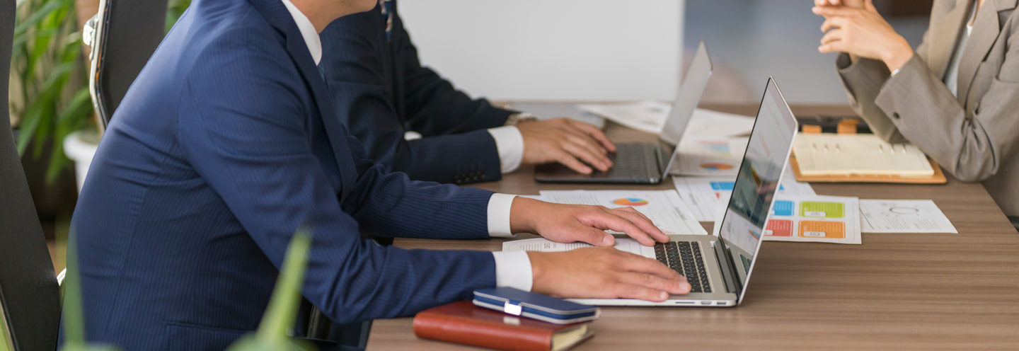 資料を用いて報告